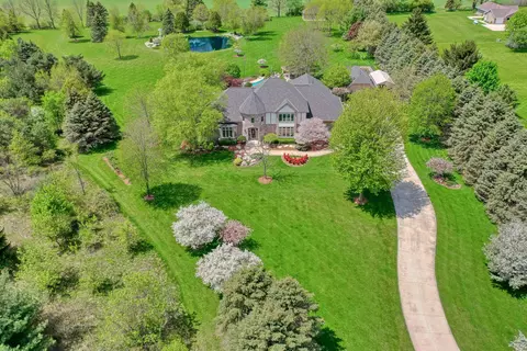 1663 Erin Ests, Erin, WI 53027
