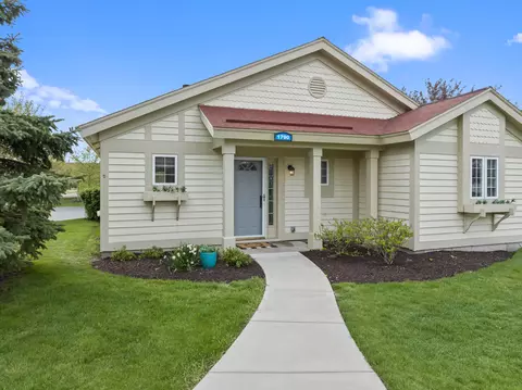 1790 Cottage #7-01, Geneva, WI 53147