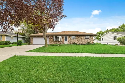 1814 N Pontiac, Janesville, WI 53545