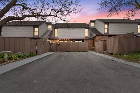 1411 W Edgerton #V, Milwaukee, WI 53221