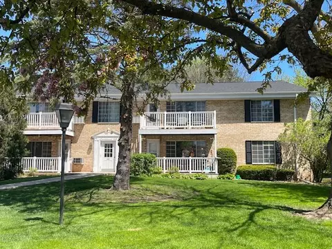 152 Heidel #8, Thiensville, WI 53092