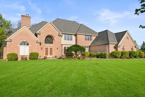 10627 N Gazebo Hl, Mequon, WI 53092