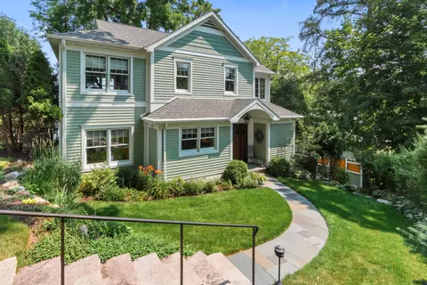 564 Sauk, Fontana, WI 53125
