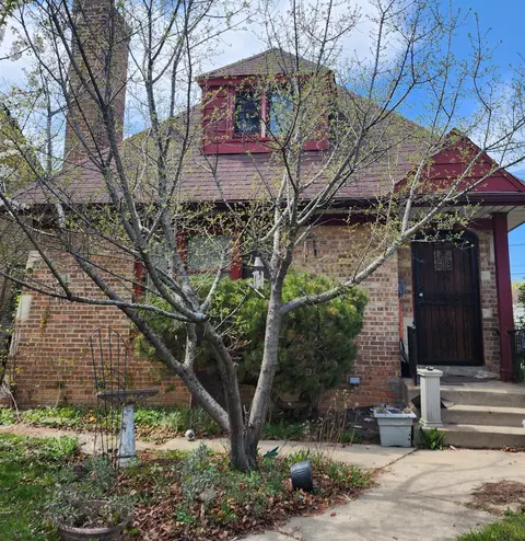 4249 N 18th, Milwaukee, WI 53209