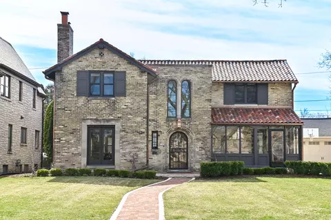 7745 Mary Ellen, Wauwatosa, WI 53213