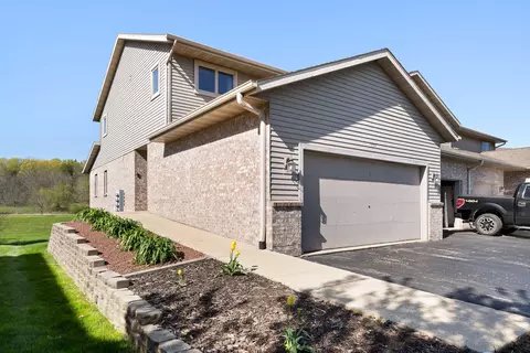 332 Scenic #1, Slinger, WI 53086