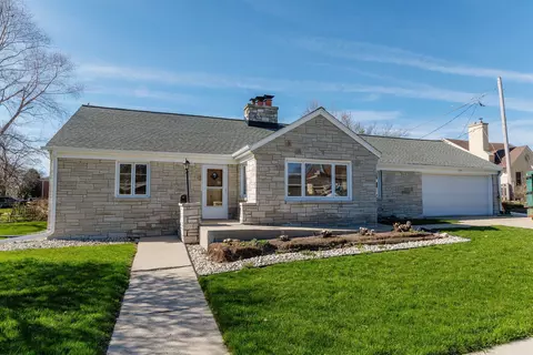 4045 E Van Norman, Cudahy, WI 53110