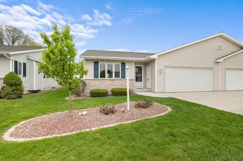 2223 Knuell, Manitowoc, WI 54220