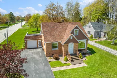 1604 S Wisconsin, Howards Grove, WI 53083