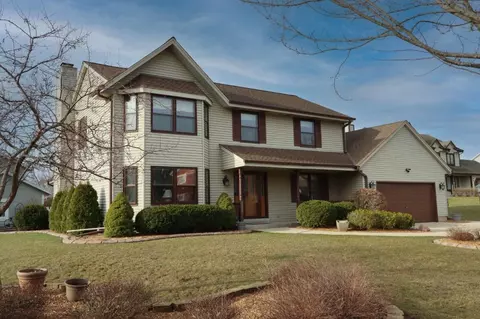 4203 W Carolyn, Franklin, WI 53132