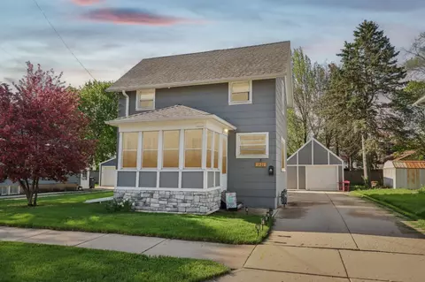 1021 Linden, Waukesha, WI 53186