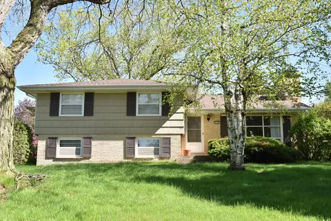 600 Heidel, Thiensville, WI 53092