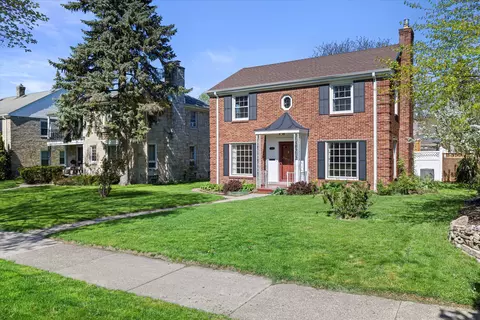 2821 N Avondale, Milwaukee, WI 53210