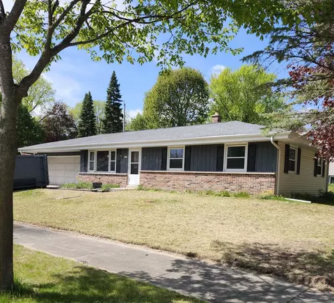 1110 Wayne, West Bend, WI 53090