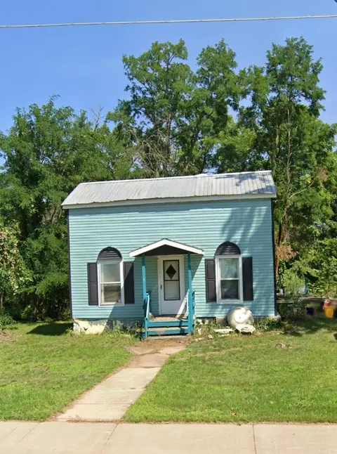 402 S Main, Necedah, WI 54646