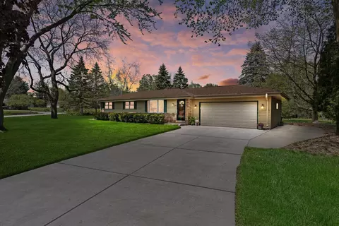 2710 Harmony, Brookfield, WI 53045