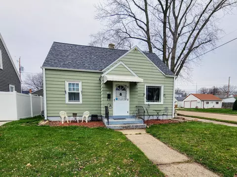 7102 40th, Kenosha, WI 53142