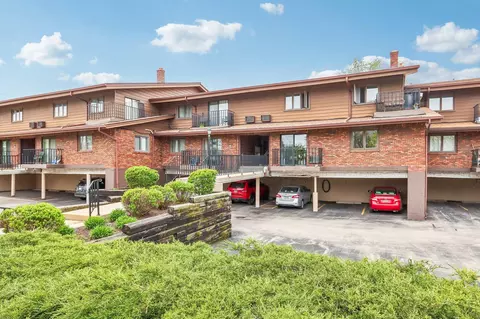 4075 S 84th #2, Greenfield, WI 53228