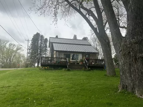1400 Hinze, Watertown, WI 53098