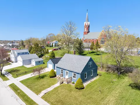101 E North Water, Algoma, WI 54201
