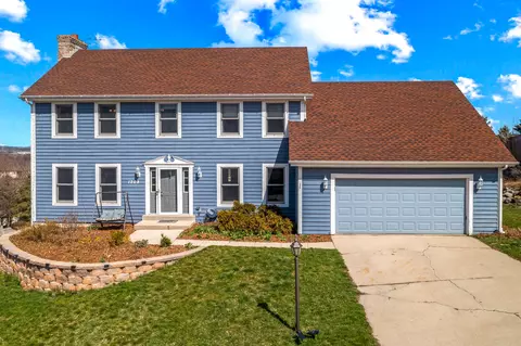 1208 Foxwood, Waukesha, WI 53189