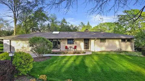8940 N Pelham, Bayside, WI 53217