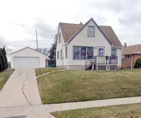 1629 W Whitaker, Milwaukee, WI 53221