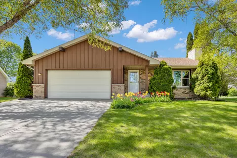1132 Burr Oak, Waukesha, WI 53189