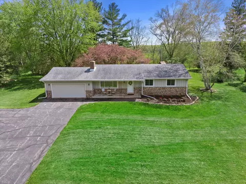 406 Prairie Vw, North Prairie, WI 53153