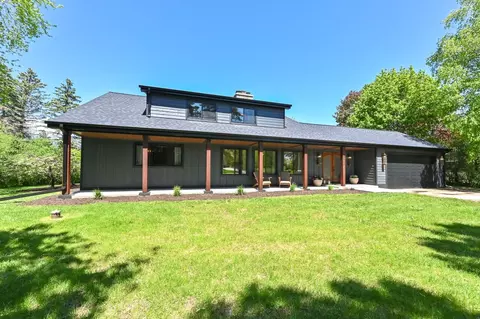 15560 Grandview #LOWER, Brookfield, WI 53005