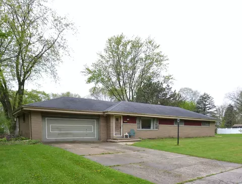 1141 W Riverview, Glendale, WI 53209