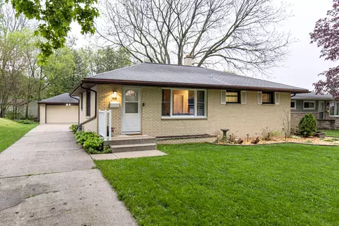 1315 Hawthorn, Waukesha, WI 53188