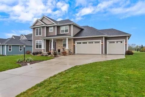 8025 W Mourning Dove, Mequon, WI 53097