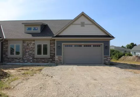 629 Lambert #9-2, Slinger, WI 53086