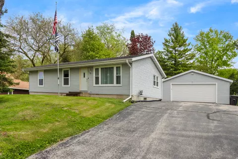 44 Grove, Genoa City, WI 53128