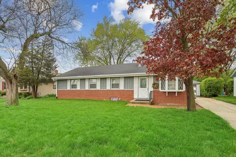 7130 W Plainfield, Greenfield, WI 53220