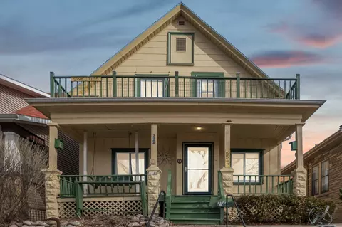 3344 S New York, Milwaukee, WI 53207