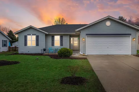 1182 Center, Hartford, WI 53027