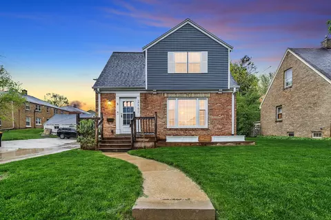 2660 N 66th, Wauwatosa, WI 53213