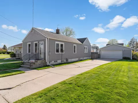 1424 S 31st, Manitowoc, WI 54220