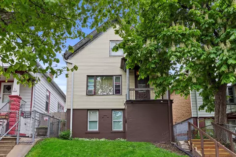 2558 S 7th, Milwaukee, WI 53215