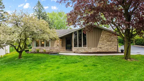 3203 W Woodward, Franklin, WI 53132