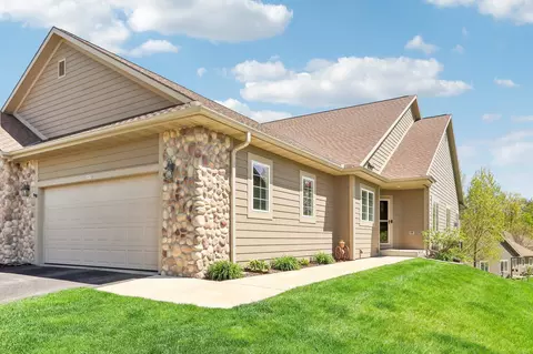 2935 Glen Ivy, West Bend, WI 53090