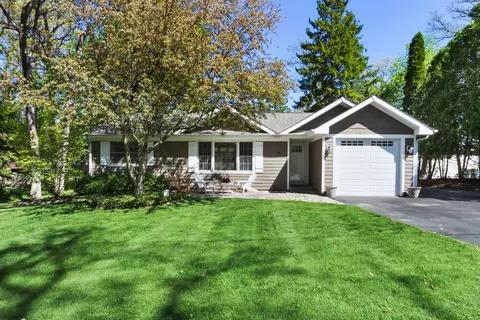 847 Featherstone, Fontana, WI 53125