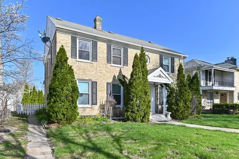 2805 N Avondale #2807, Milwaukee, WI 53210