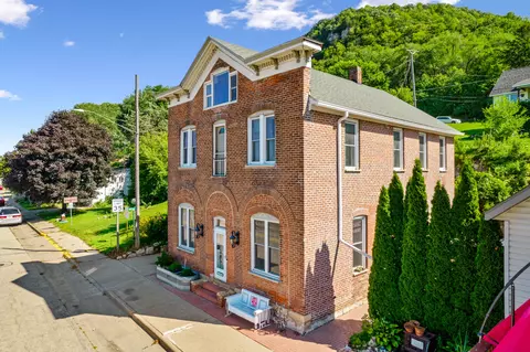 1101 S Main, Alma, WI 54610