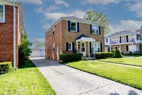 9015 W Hawthorne #9017, Milwaukee, WI 53226