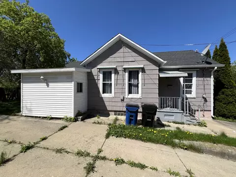 1915 Harriet, Racine, WI 53404