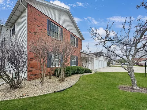 4111 81st #32A, Kenosha, WI 53142