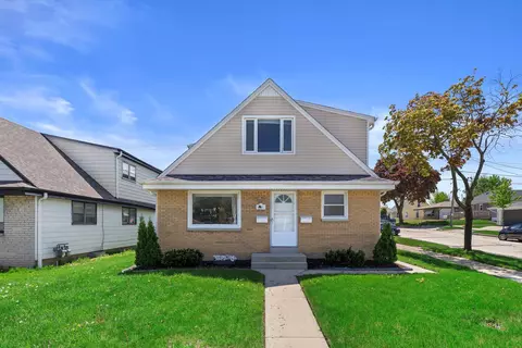 2131 W Layton, Milwaukee, WI 53221